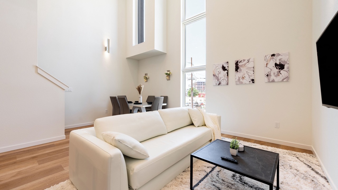 Photo of Livingroom in Cole