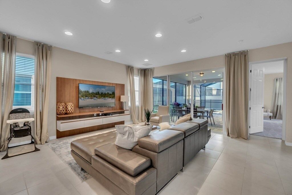 Photo of Livingroom in Bay Lake
