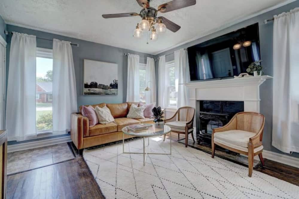Photo of Livingroom in Norman