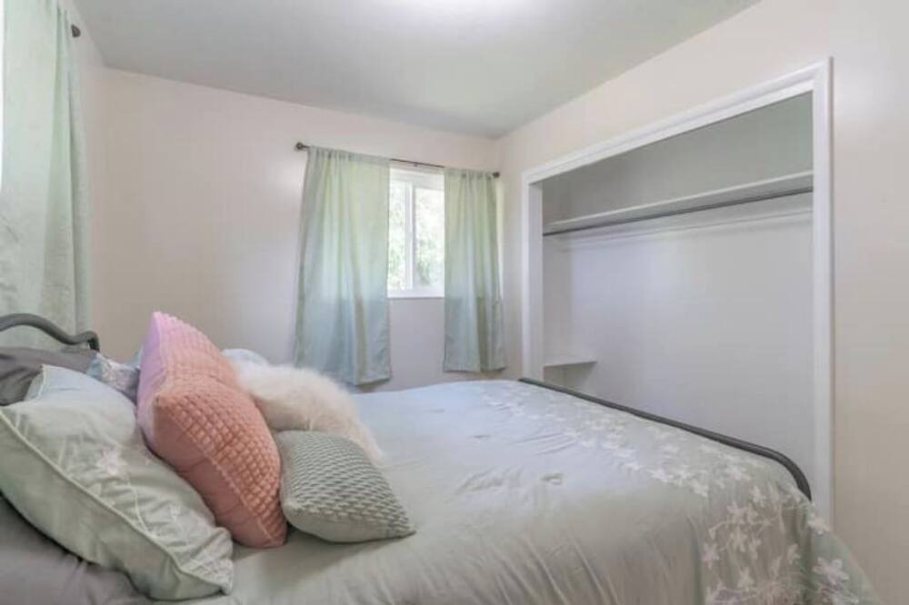 Photo of Bedroom in Taylorsville