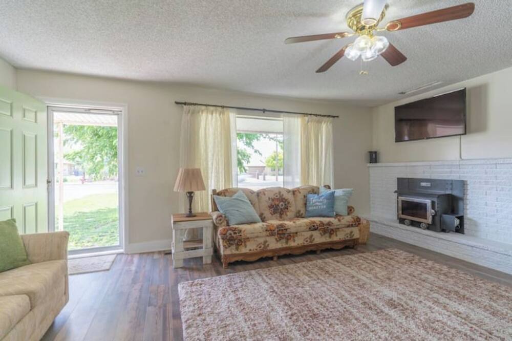 Photo of Livingroom in Taylorsville