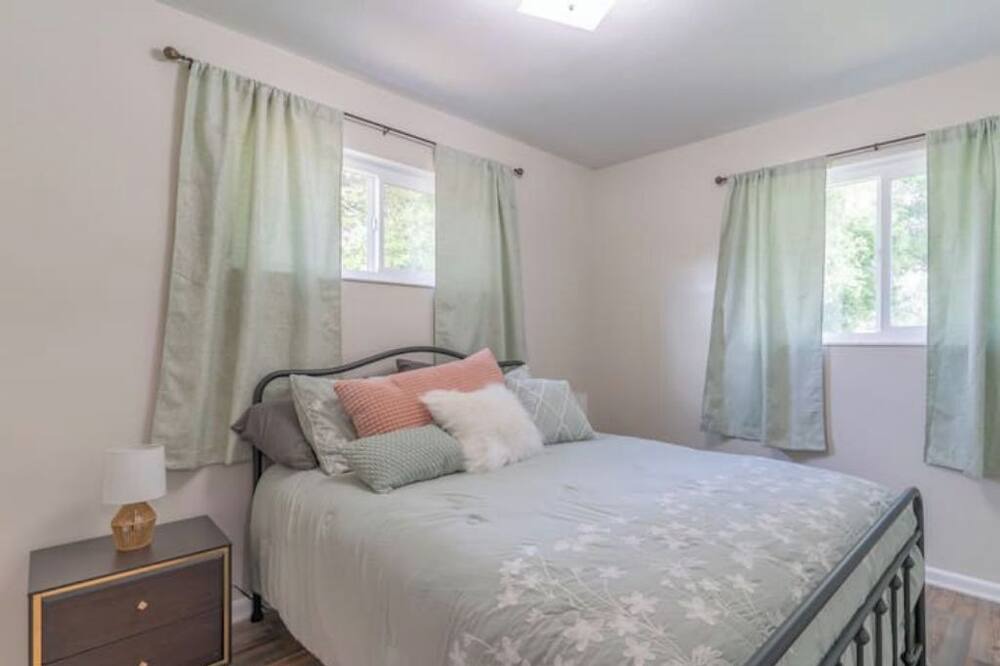 Photo of Bedroom in Taylorsville