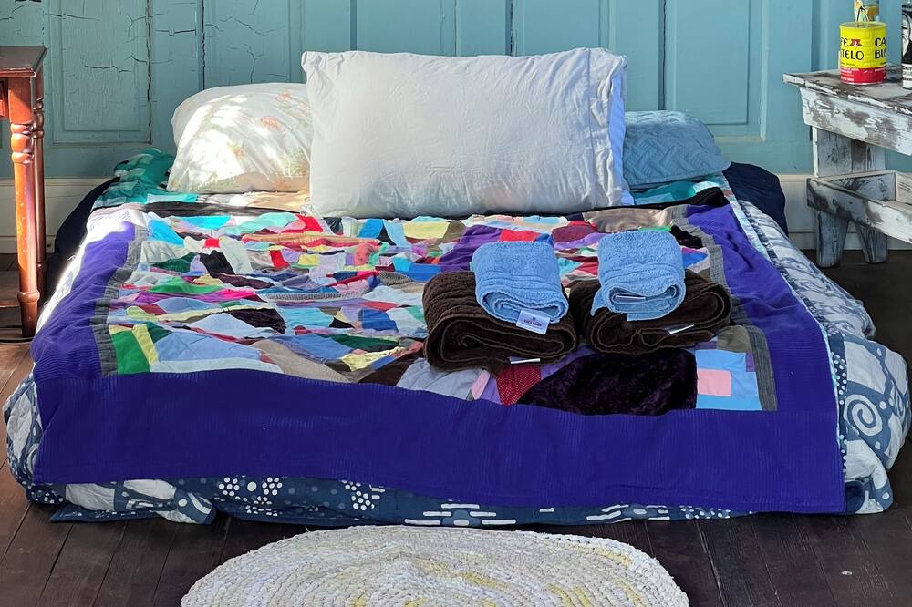 Photo of Bedroom in Garfield