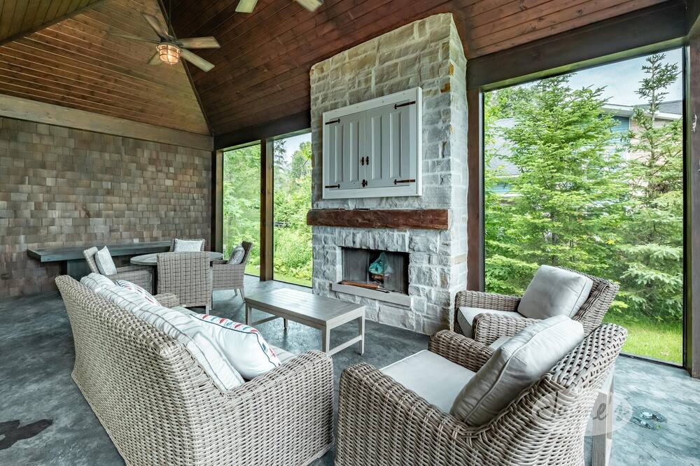 Photo of Livingroom in Innisfil
