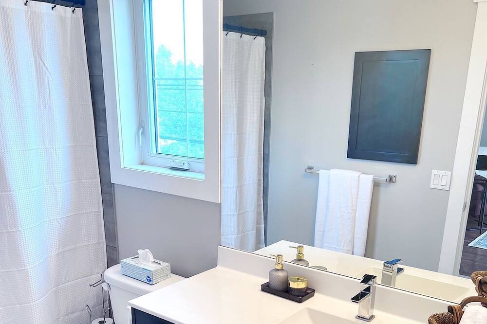 Photo of Bathroom in Tuxedo Park