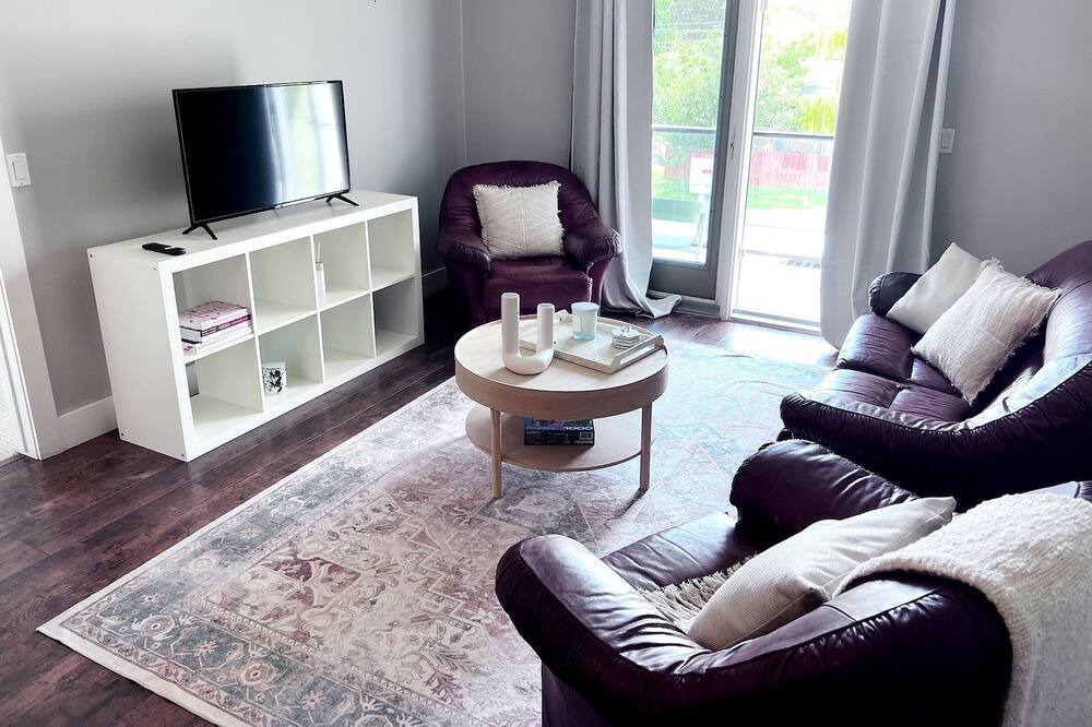Photo of Livingroom in Tuxedo Park