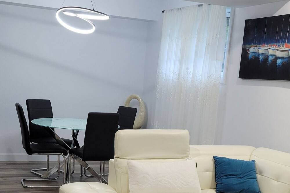 Photo of Livingroom in Notre-Dame-des-Laurentides