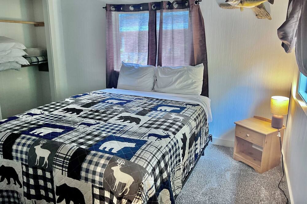 Photo of Bedroom in Lansing