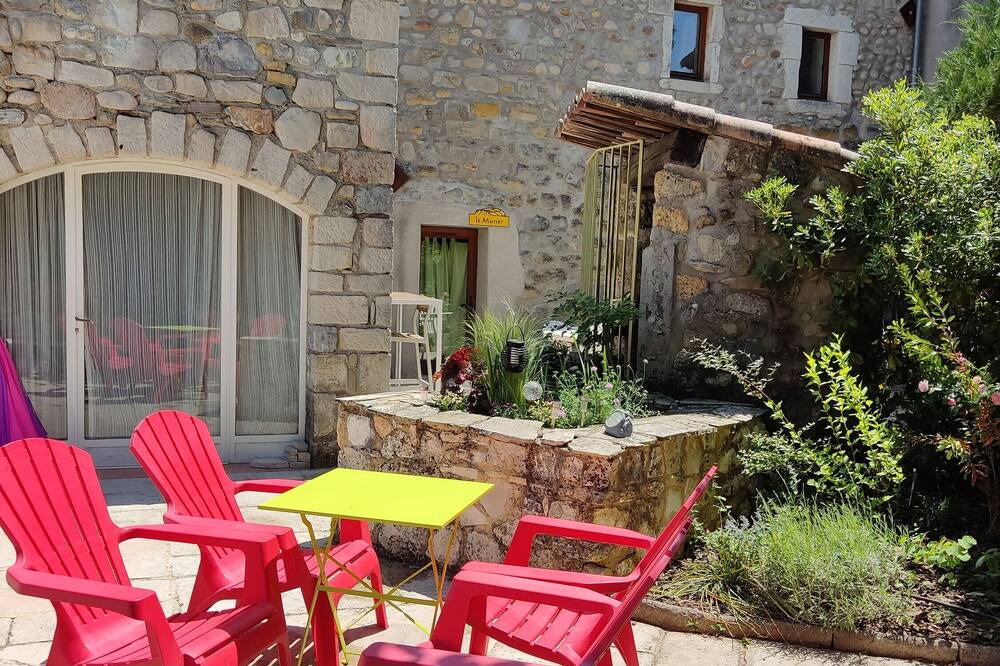 Photo of Outdoor in Grospierres