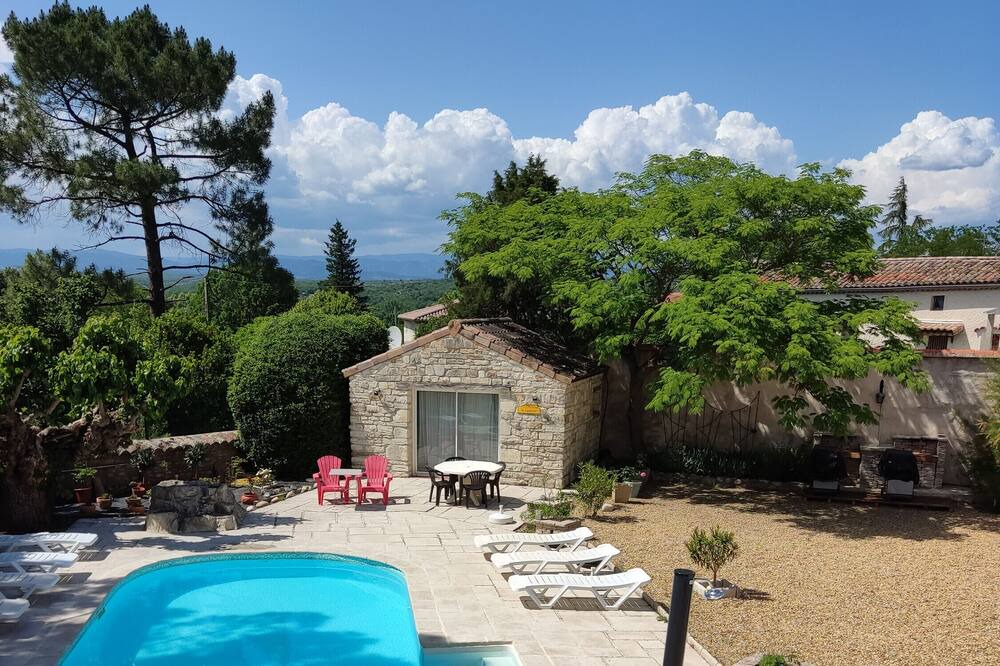 Photo of Outdoor in Grospierres