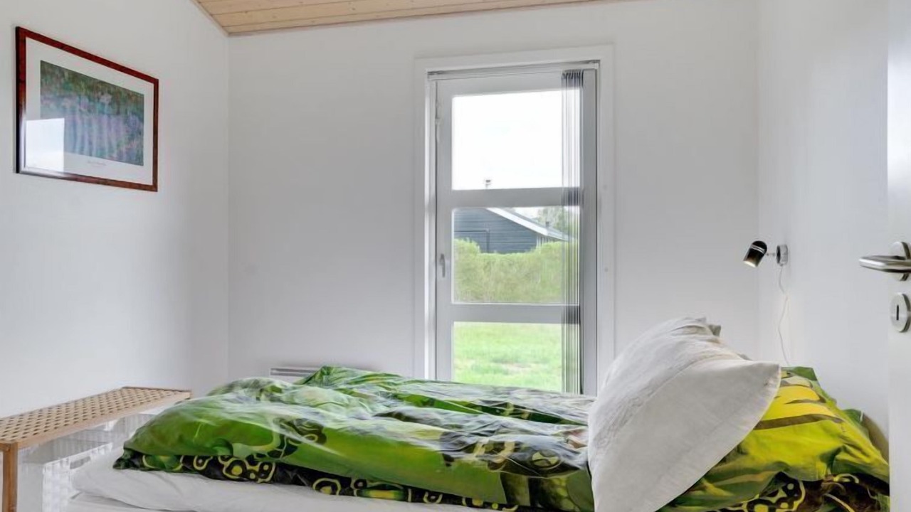 Photo of Others in Hou