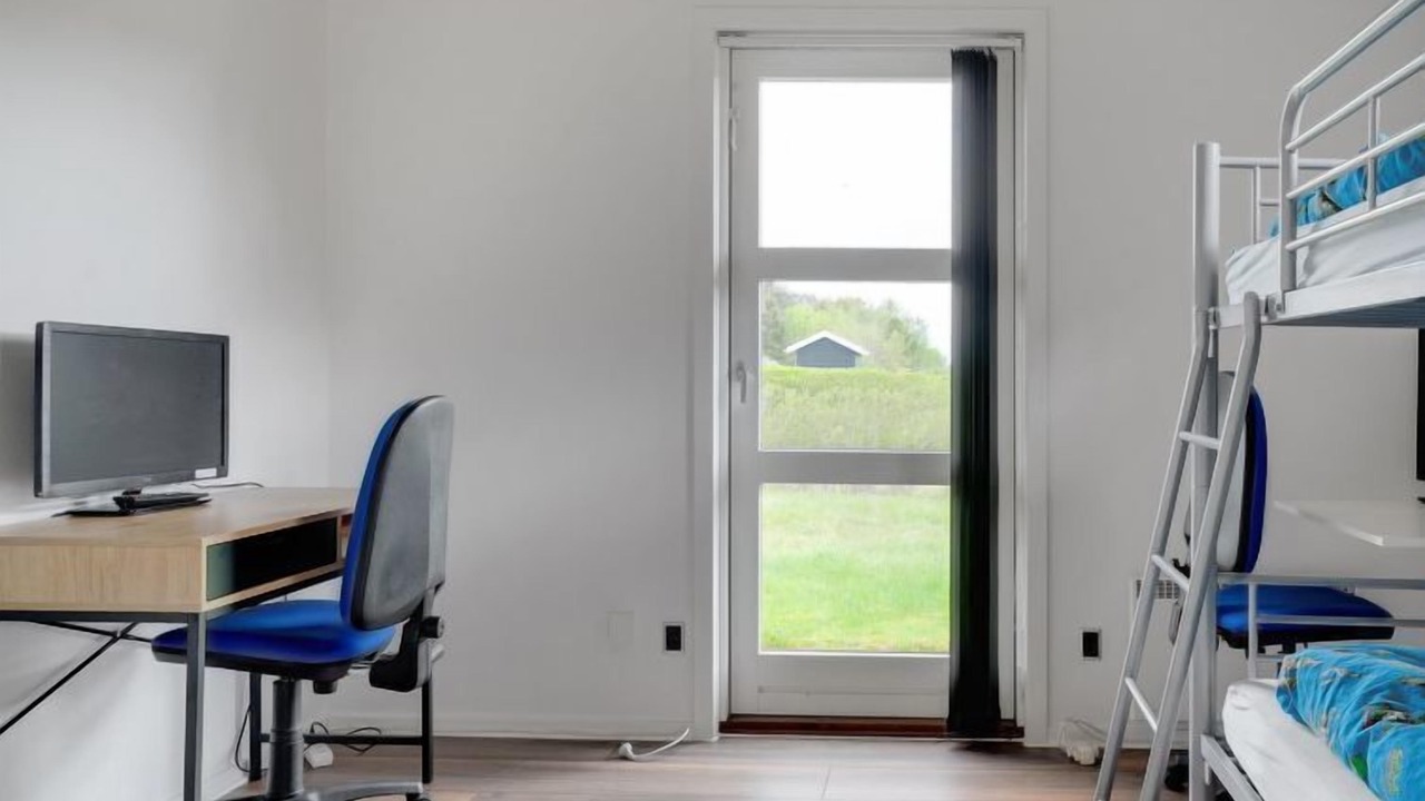 Photo of Others in Hou