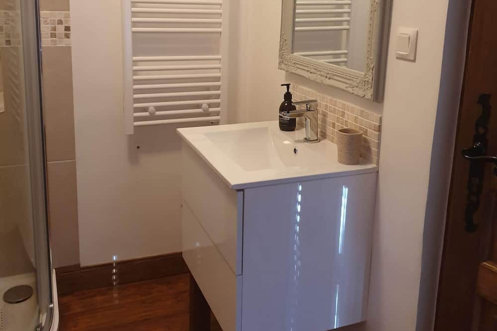 Photo of Bathroom in Egliseneuve-des-Liards