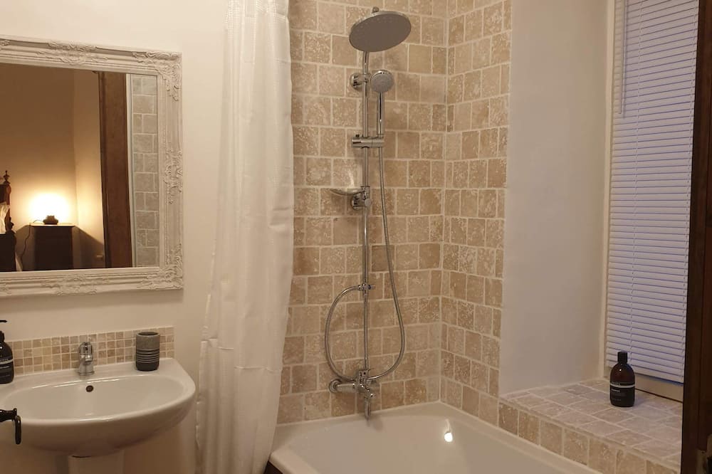 Photo of Bathroom in Egliseneuve-des-Liards