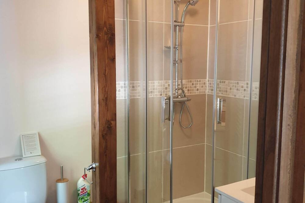 Photo of Bathroom in Egliseneuve-des-Liards