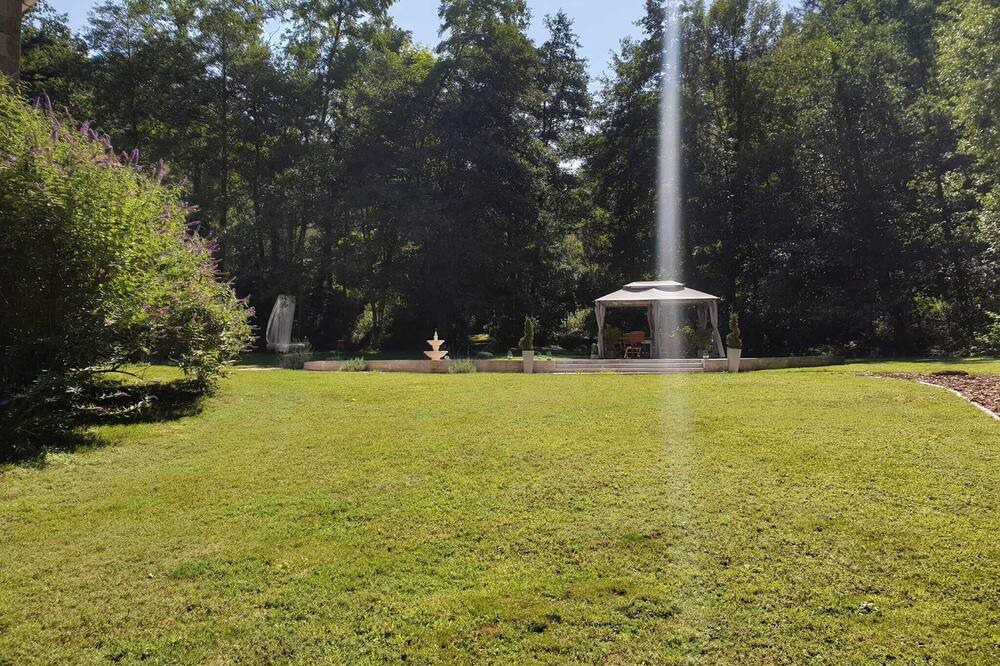 Photo of Outdoor in Saint-Quentin-sur-Sauxillanges
