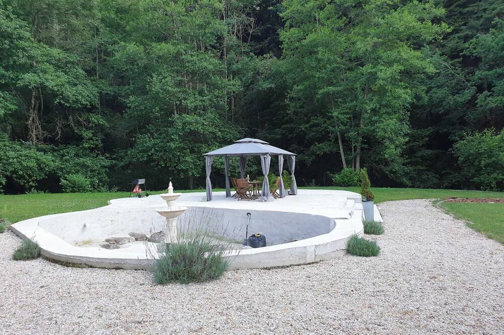 Photo of Outdoor in Saint-Quentin-sur-Sauxillanges