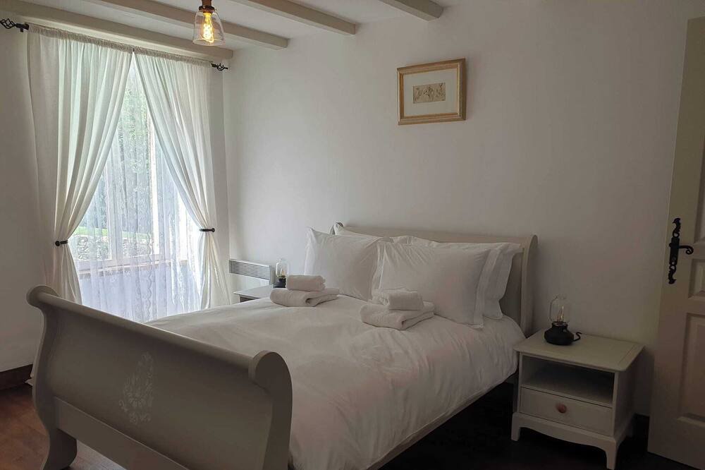 Photo of Bedroom in Saint-Quentin-sur-Sauxillanges