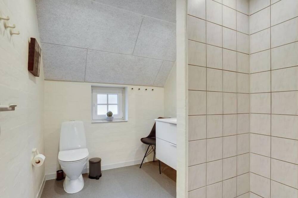 Photo of Bathroom in Øby