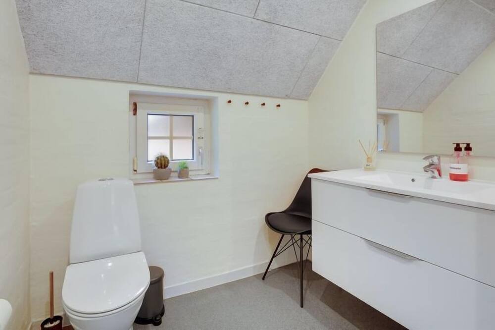 Photo of Bathroom in Øby