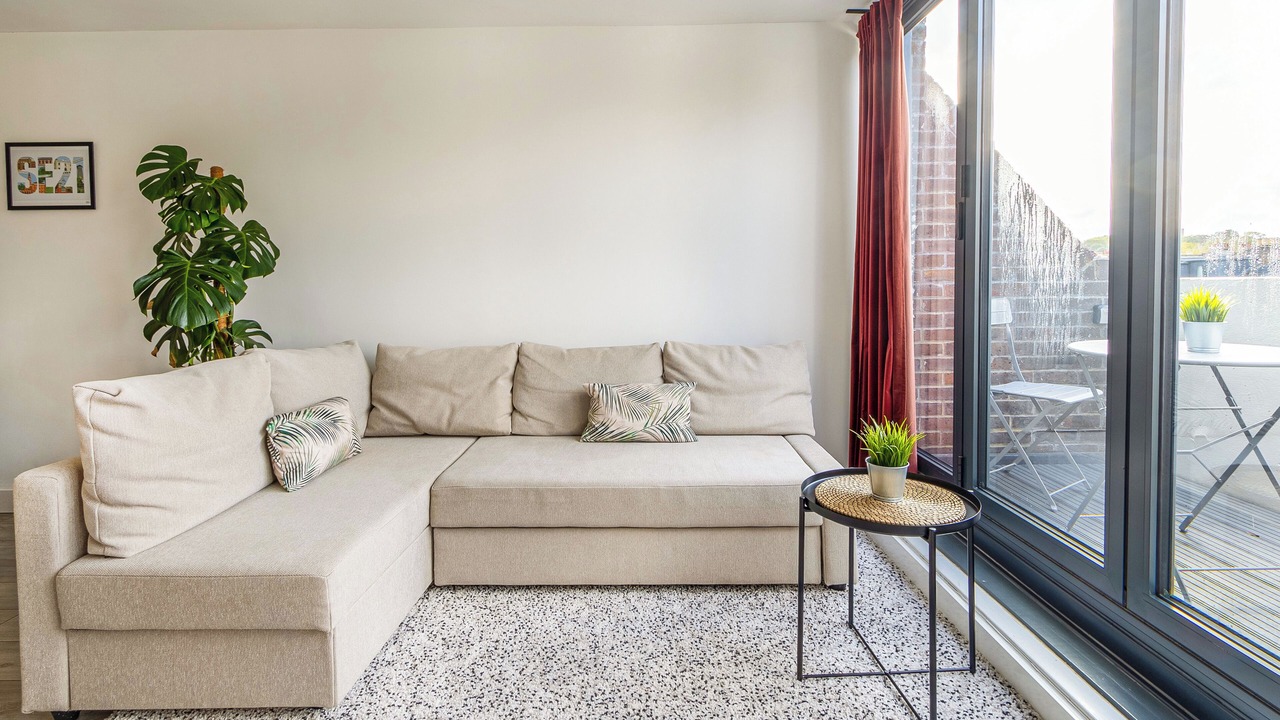 Photo of Livingroom in College