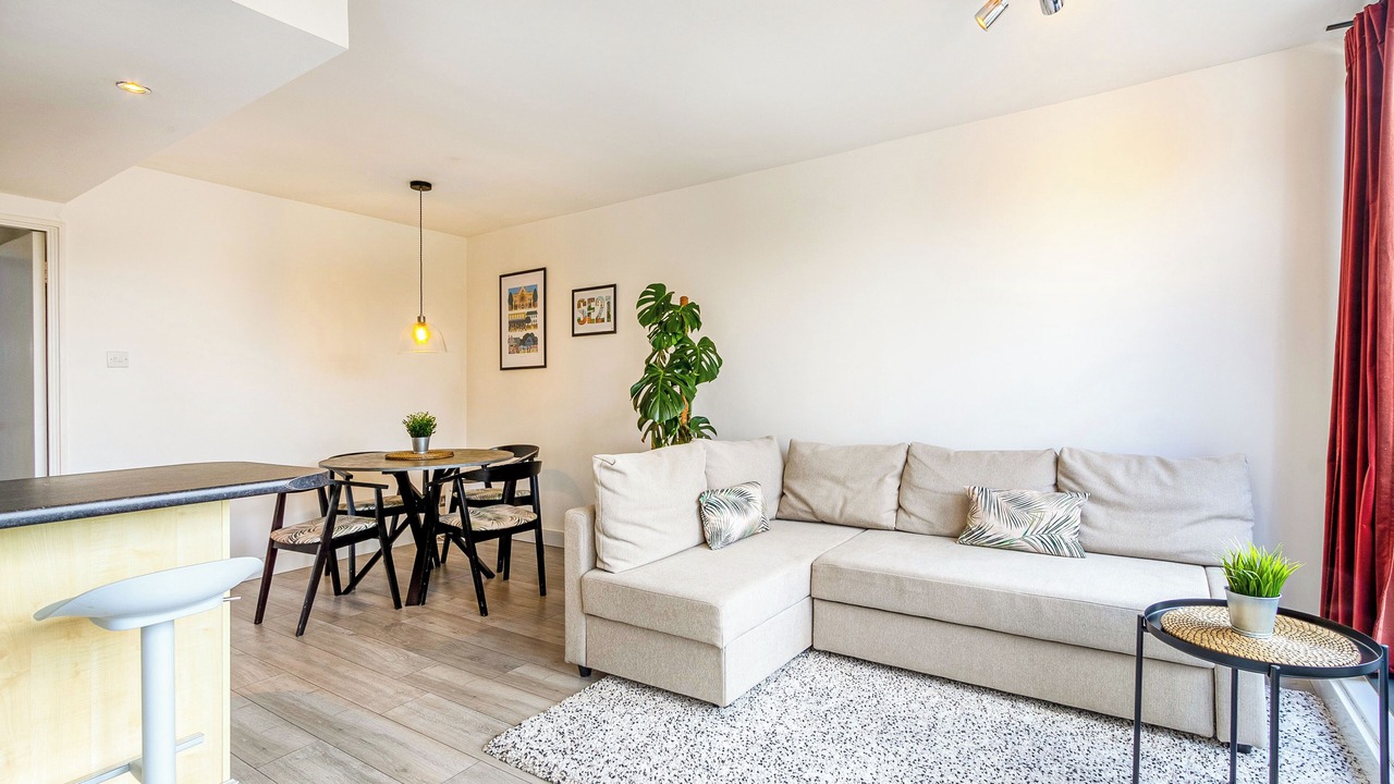 Photo of Livingroom in College