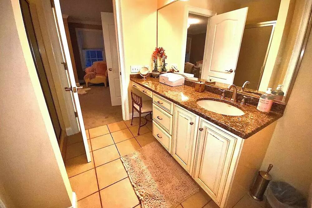 Photo of Bathroom in Waterford