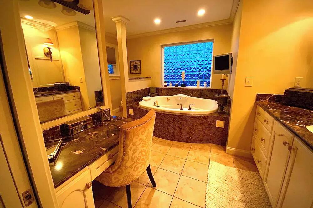 Photo of Bathroom in Waterford