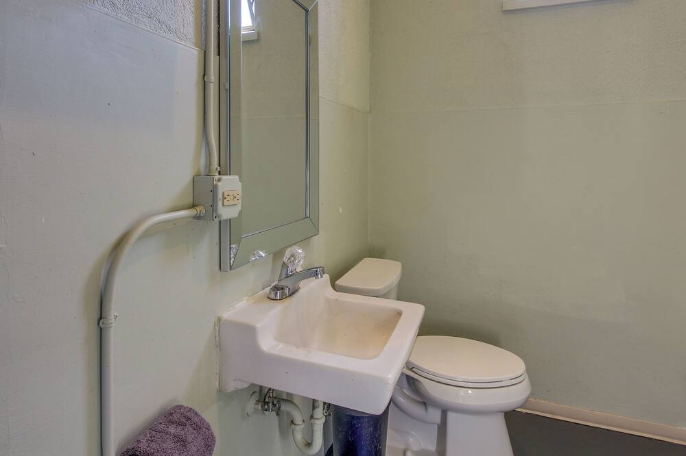 Photo of Bathroom in Oakridge