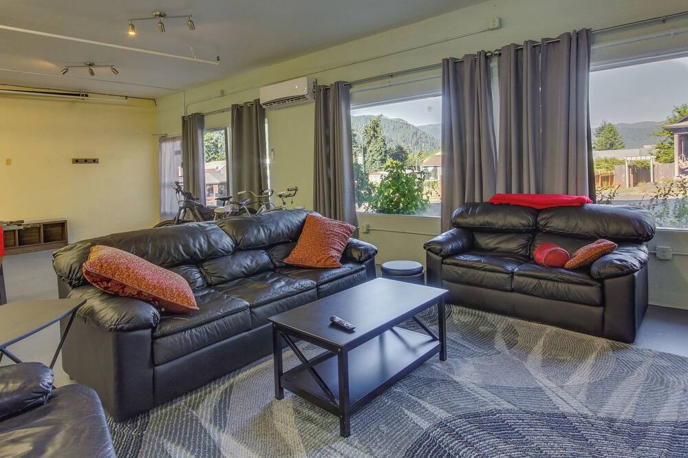 Photo of Others in Oakridge