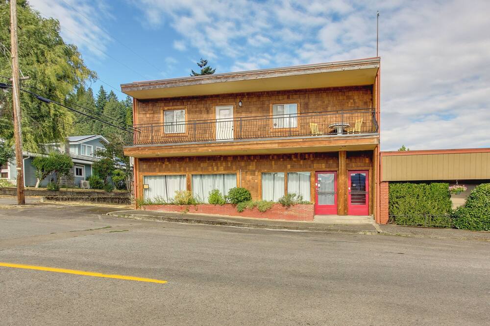 Photo of Others in Oakridge