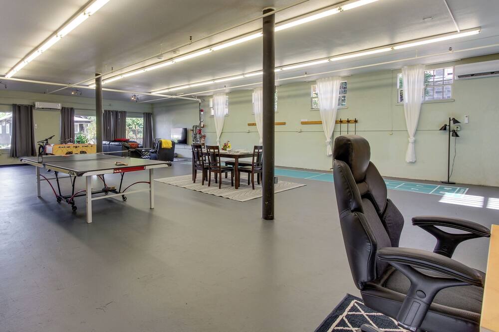 Photo of Others in Oakridge