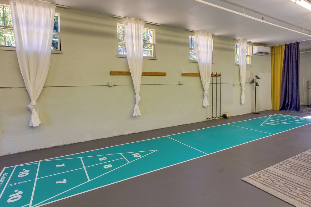 Photo of Others in Oakridge