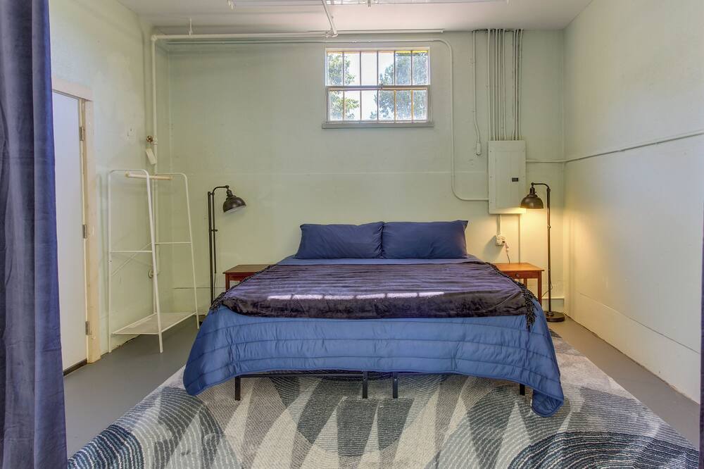 Photo of Others in Oakridge