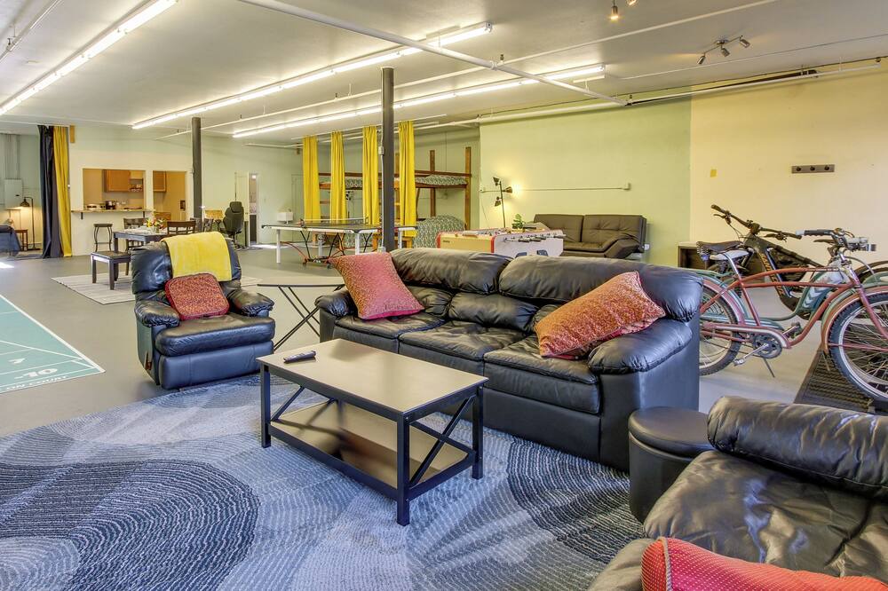 Photo of Others in Oakridge