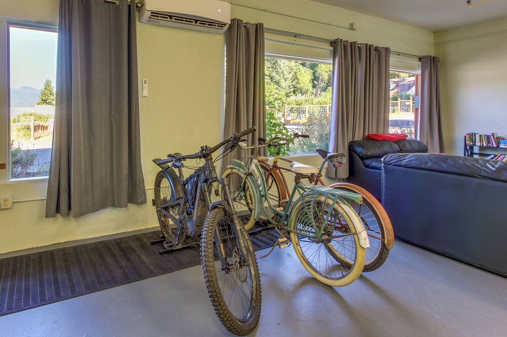 Photo of Others in Oakridge