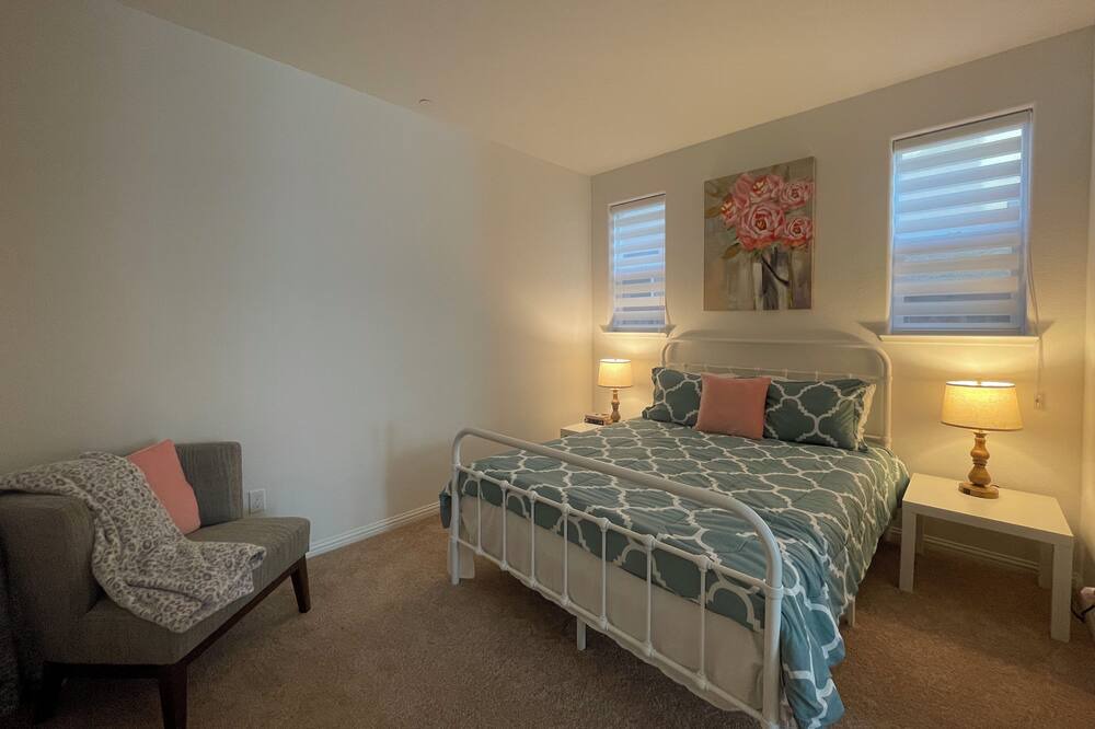 Photo of Bedroom in Lathrop