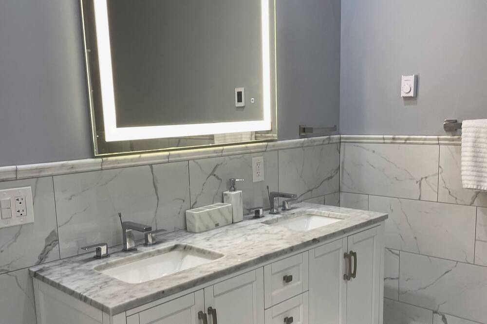 Photo of Bathroom in Conning Towers Nautilus Park