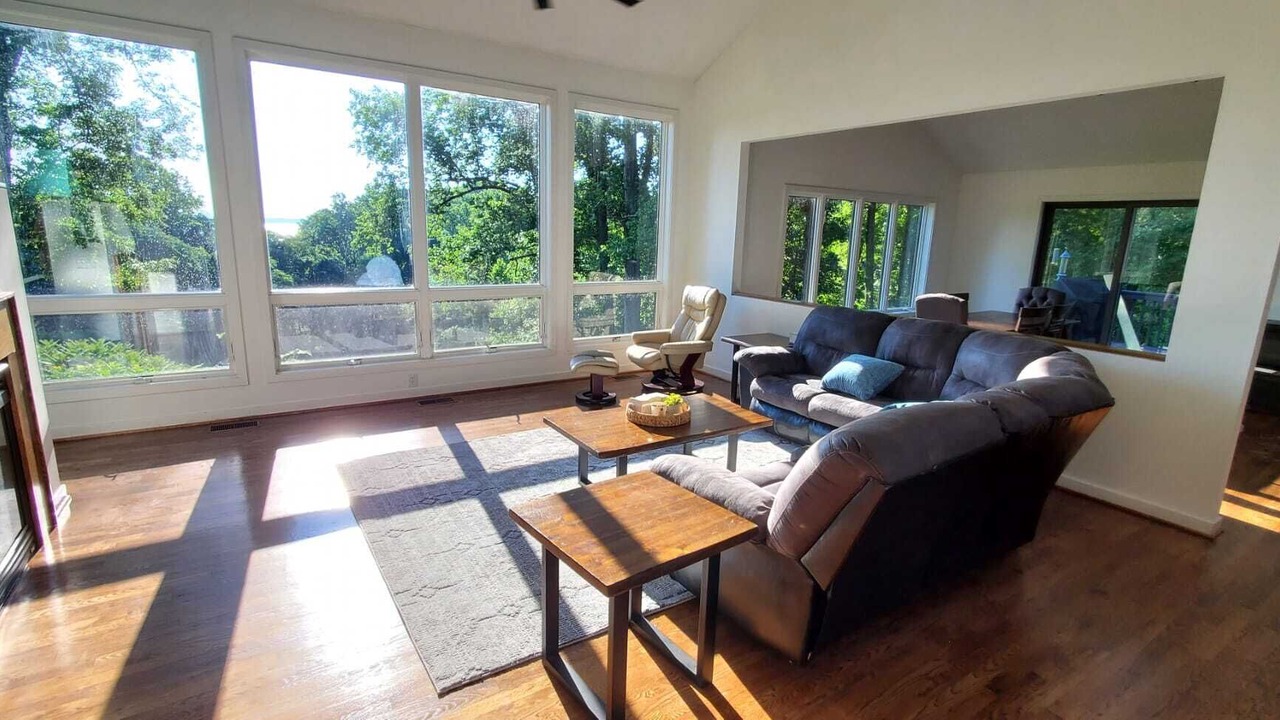 Photo of Livingroom in Fredericksburg