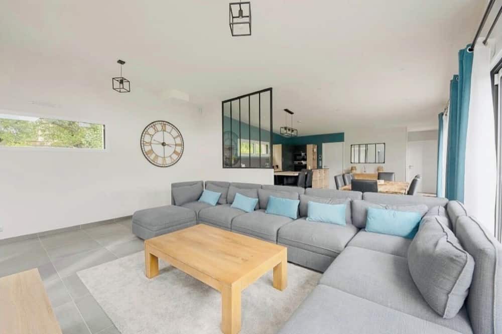 Photo of Livingroom in Bruz