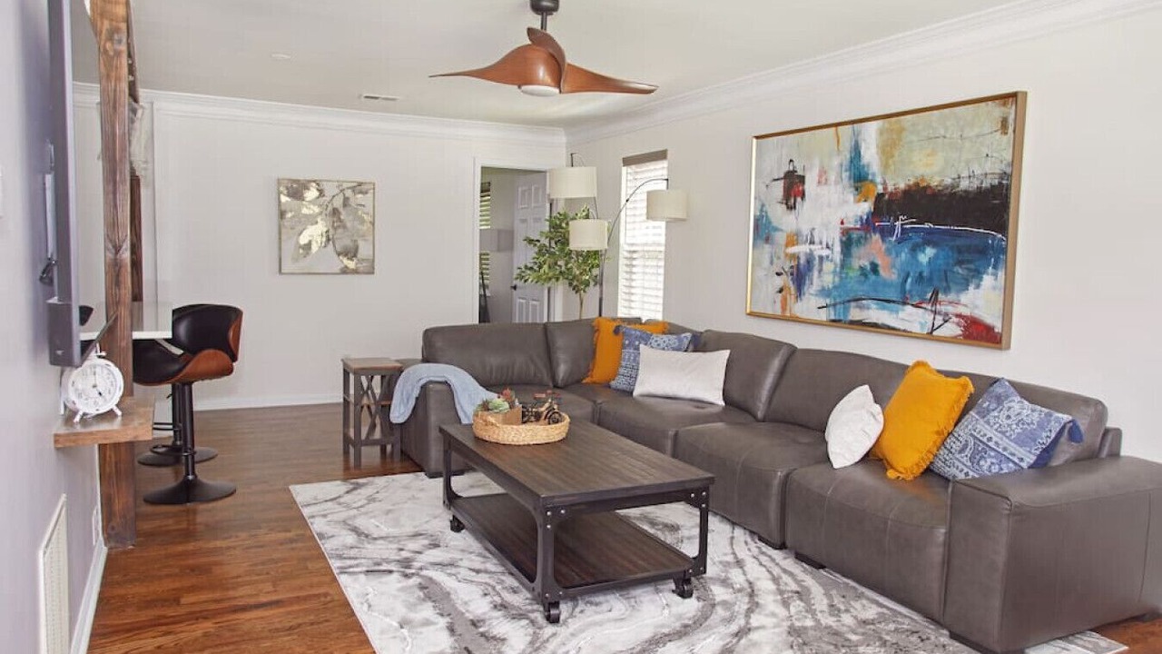 Photo of Livingroom in Johns Creek