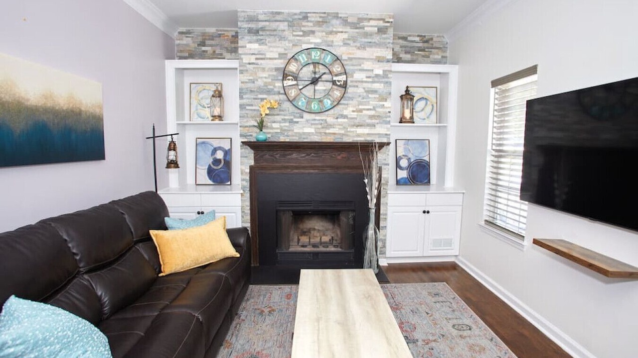 Photo of Livingroom in Johns Creek