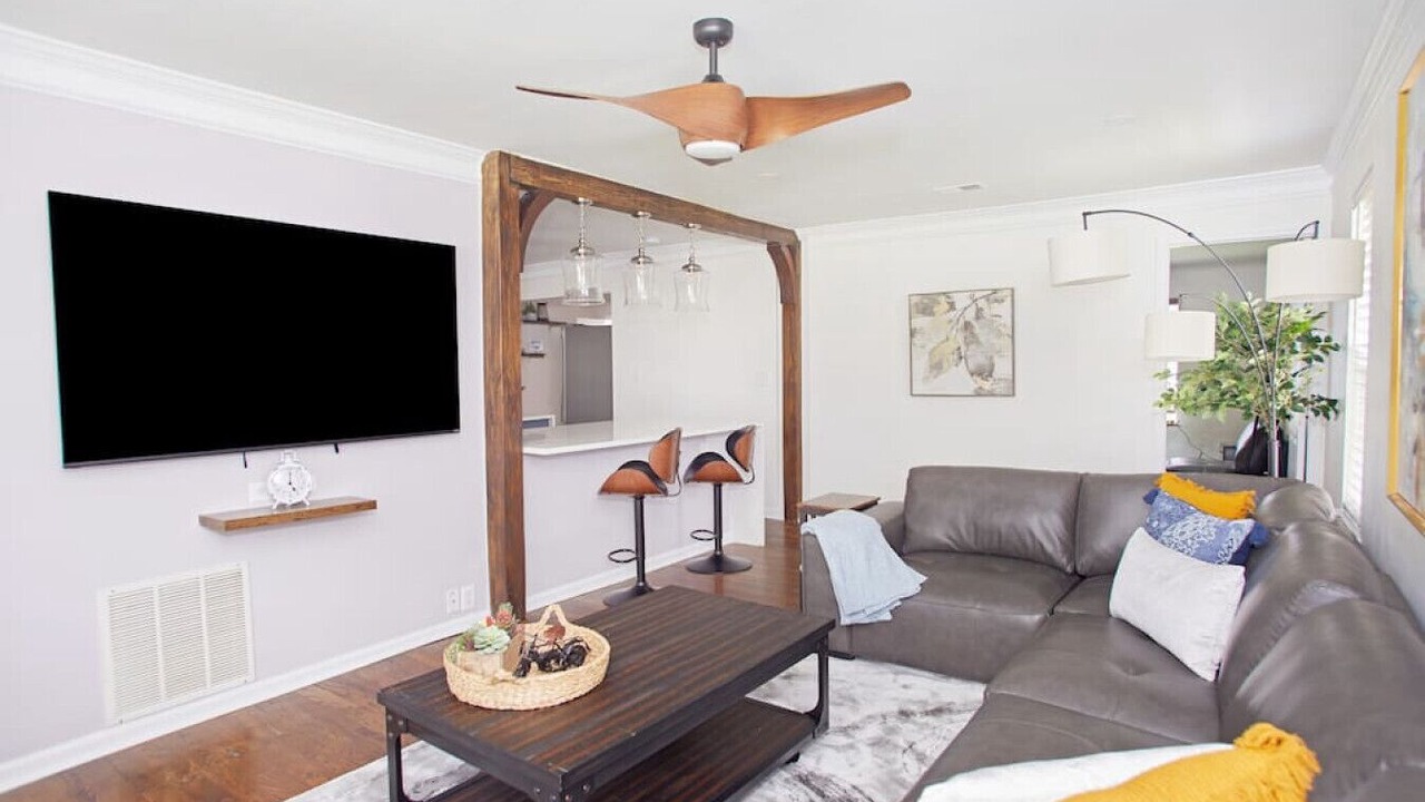 Photo of Livingroom in Johns Creek
