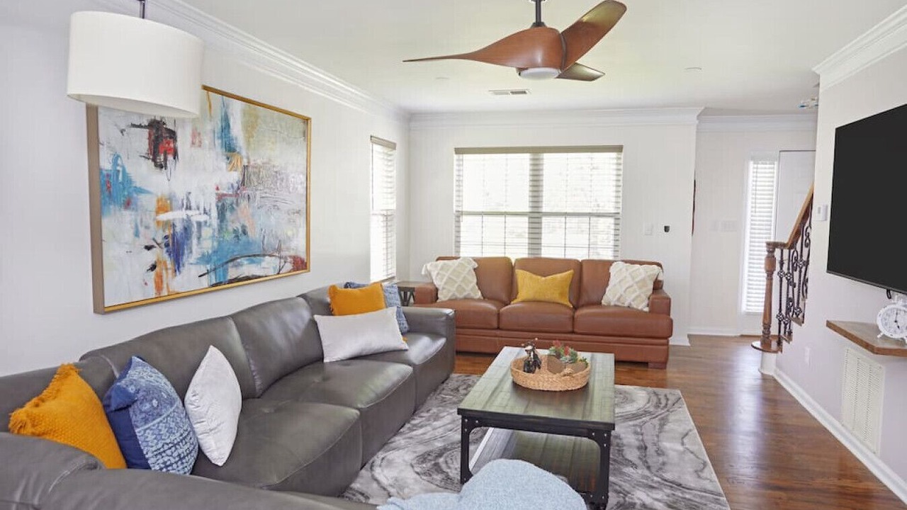 Photo of Livingroom in Johns Creek