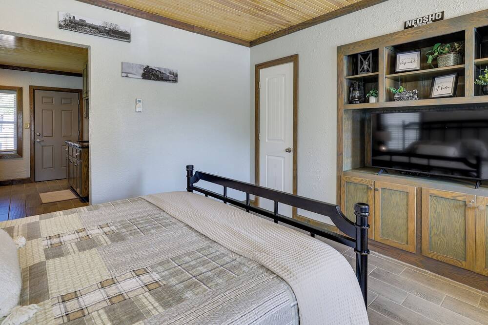 Photo of Bedroom in Neosho