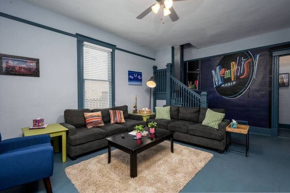 Photo of Livingroom in Midtown