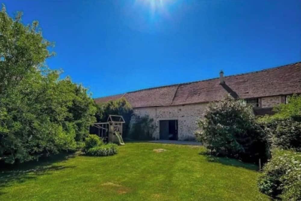 Photo of Outdoor in Les Essarts-les-Sezanne