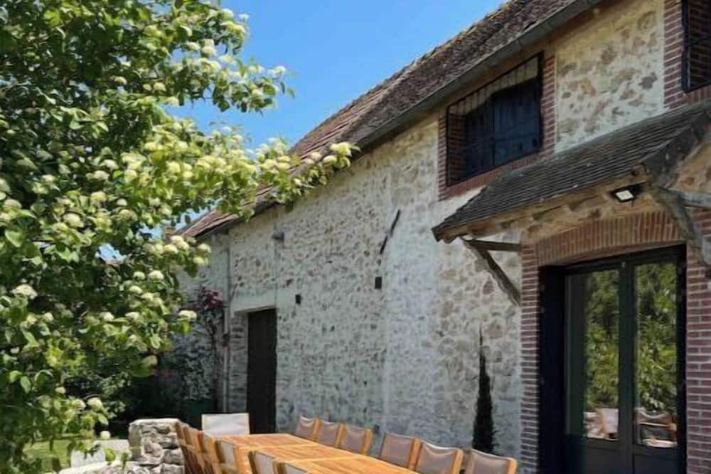 Photo of Outdoor in Les Essarts-les-Sezanne