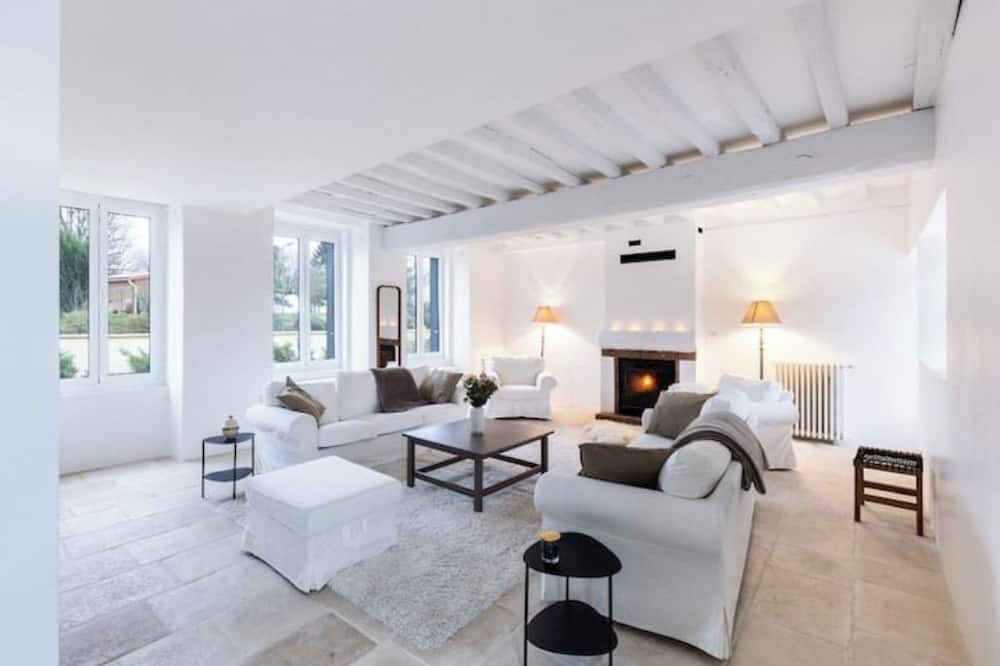 Photo of Livingroom in Les Essarts-les-Sezanne