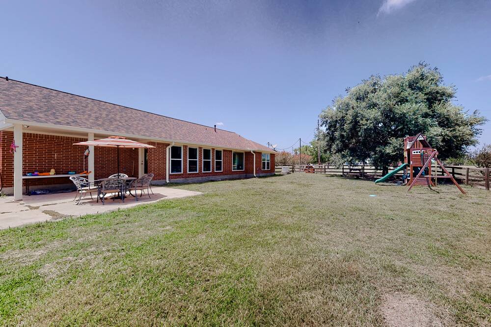 Photo of Others in Rosenberg